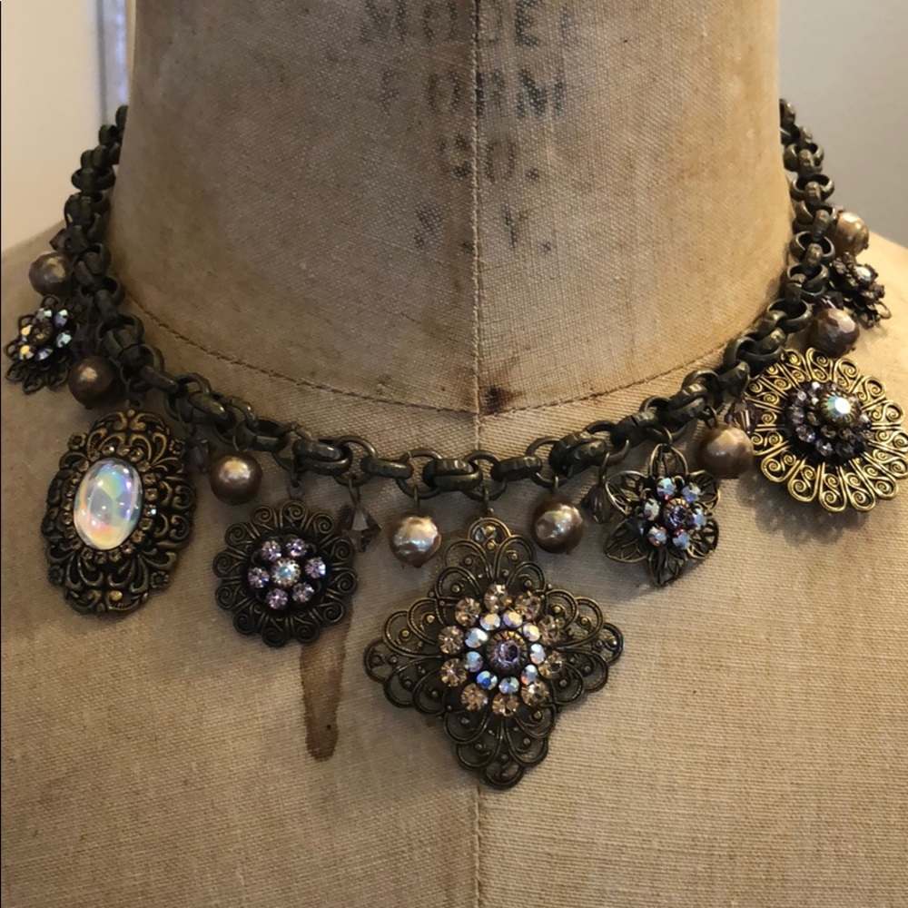 Antique finished and style necklace with details